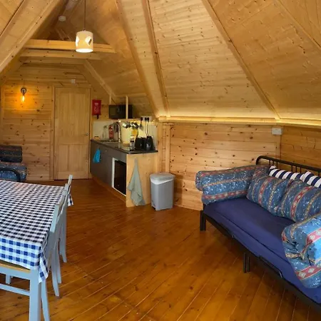 Holly Tree Glamping Chalet