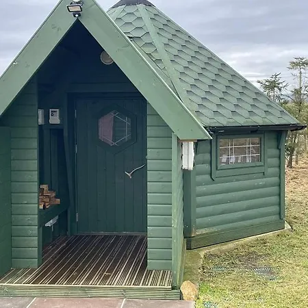 Holly Tree Glamping * Wigglesworth