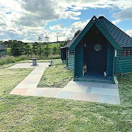 Holly Tree Glamping *