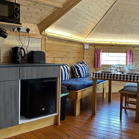 Holly Tree Glamping *